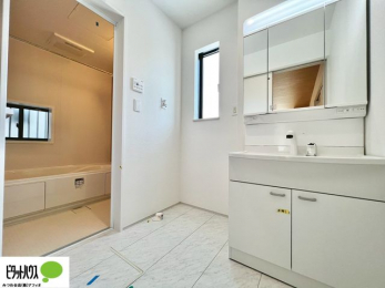 ʑEʏ@g₷VvȐʉϑB̎xx͂n܂܂B