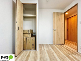 ���[�@���ꂼ��̂������Ɏ��[�X�y�[�X������̂Ńv���C�x�[�g�ȉו����g�߂ɒu�����Ƃ��ł��܂��B