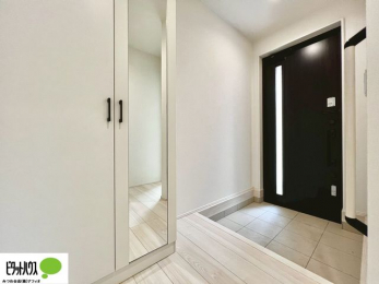 ���ց@�V���[�Y�{�b�N�X�ɂ́A�g�����Ȃ݃`�F�b�N���ł���S�g�~���[�t���I