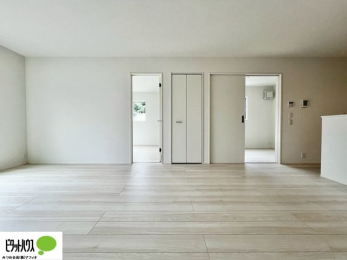 ���r���O�@�L�X�k�c�j�I����̑傫�ȃ\�t�@��u���Ă������f��ӏ܂��ǂ��ł��ˁB