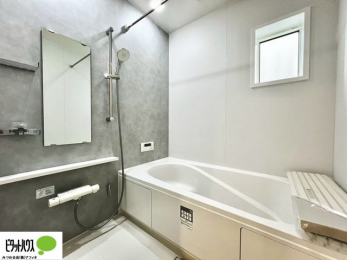 �����@�����̔�������Ă����o�X���[���͍L�X�������B�x���͂��q�l�ƈꏏ�ɗV�тȂ������܂��ˁB