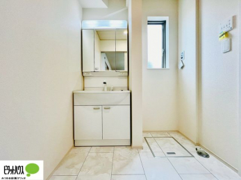 ʑEʏ@{Hʐ^@g₷VvȐʉϑB̎xx͂n܂܂B