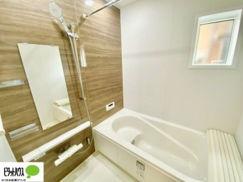 �����@�����������F���̗����ŁA1���̔��������������Ă��������B