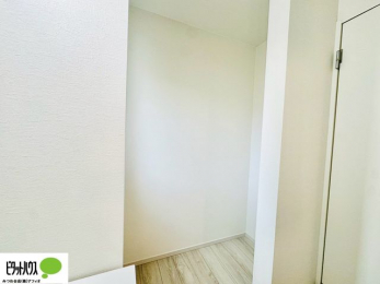 ���ʑ�E���ʏ��@���ʏ��Ɏ��[�X�y�[�X��݂��܂����B������^�I���A�X�g�b�N��܂Ȃǉ����Ƒ����̂Ń��l���ɃX�y�[�X������Əd�󂵂܂��B