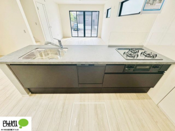 �L�b�`���@�V�z�Ȃ�ł͂̃s�J�s�J�̃L�b�`���͖����̂��������y�������Ă���܂��ˁB