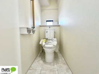 �g�C���@1�E2�K�E�H�V�����b�g�g�C�������B