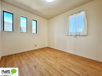 �q�������@2�ʍ̌��Ŗ��邭�A���ʂ��̗ǂ��������ł��B