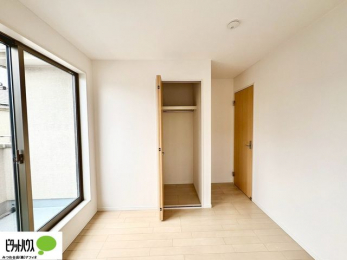 ���[�@���ꂼ��̂������Ɏ��[�X�y�[�X������̂Ńv���C�x�[�g�ȉו����g�߂ɒu�����Ƃ��ł��܂��B