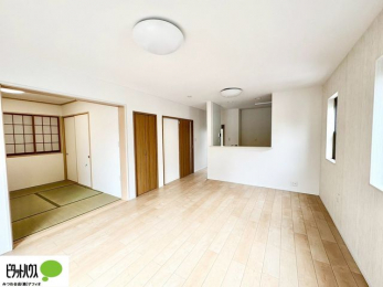 ���r���O�@���r���O����̓L�b�`���ɂ���}�}��p�p��������̂ŁA���q�l���V�񂾂�x�񂾂���S���ĉ߂������Ƃ��ł��܂��B