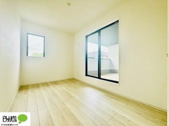 �q�������@�傫�ȑ����疾�邢�z�˂�������܂��B