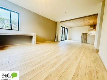 ���r���O�@�C���e���A�̉f����L�X�Ƃ������r���O23.7��