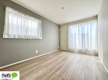 �Q���@����̏I���ɕv�w�ł������߂������Q���B�L���ɂ�Ƃ肪����A�Ƒ��̋C�z�������Ȃ������������x�߂���S�̃v���C�x�[�g��Ԃł��B