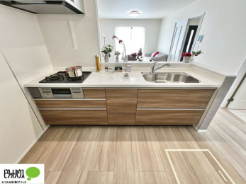 �L�b�`���@�Ƒ��Ƃ��b���Ȃ���y���������ł���J�E���^�[�L�b�`���B