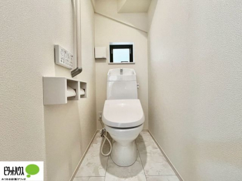 �g�C���@1�E2�K�E�H�V�����b�g�g�C�������B