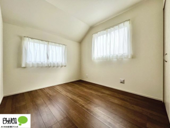 �q�������@�w�т̎��Ԃ��V�Ԏ��Ԃ���؂ɂł���q�ǂ������B�Ƌ�̔z�u�����₷���V���v���Ȑ݌v�ŁA�������K�Ɏg���܂��B