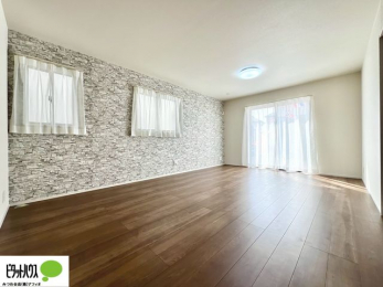 ���r���O�@���r���O�́A�Ƌ�̔z�u���l���₷�������`�^�ł��B�߂����₷���Ƒ��݂�Ȃ̌e���̏�ɁB