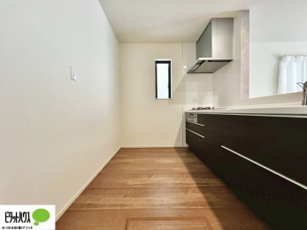 �L�b�`���@�V�z�Ȃ�ł͂̃s�J�s�J�̃L�b�`���͖����̂��������y�������Ă���܂��ˁB