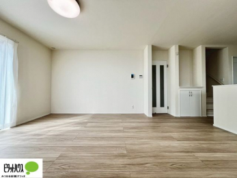 ���r���O�@���r���O����̓L�b�`���ɂ���}�}��p�p��������̂ŁA���q�l���V�񂾂�x�񂾂���S���ĉ߂������Ƃ��ł��܂��B