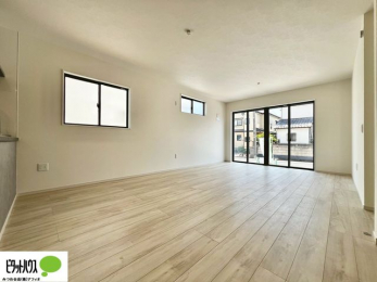 ̑@傫ȑ̂郊rO͖邭AʂǂAƑ݂Ȃ̏΂n܂