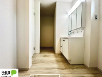 ʑEʏ@ʏɎ[Xy[X݂܂B^IAXgbN܂ȂǉƑ̂ŃlɃXy[XƏd󂵂܂B