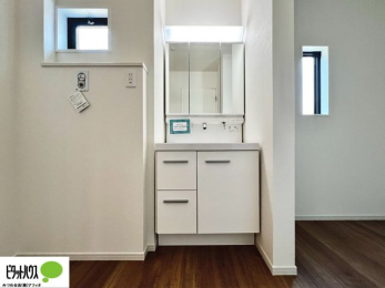 ���ʑ�E���ʏ��@�g���₷���V���v���Ȑ��ʉ��ϑ�B�����̎x�x�͂�������n�܂�܂��B