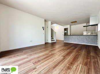 ���r���O�@�l�C�̑ΖʃL�b�`���ŉƑ��݂�Ȃ������ꏏ�B