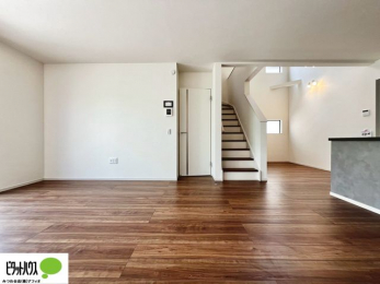 ���r���O�@���r���O����̓L�b�`���ɂ���}�}��p�p��������̂ŁA���q�l���V�񂾂�x�񂾂���S���ĉ߂������Ƃ��ł��܂��B