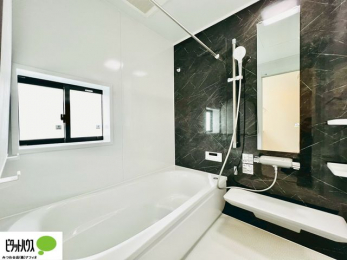 �����@�{�H��ʐ^�F1���̔�����������x���̓��͂��q�l�Ƃ̃R�~���j�P�[�V�����̏�Ƃ���