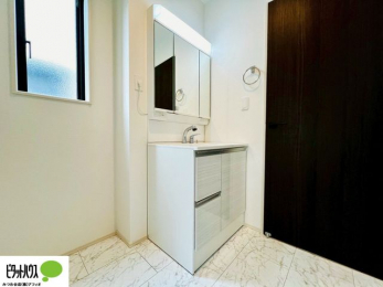 ���ʑ�E���ʏ��@�{�H��ʐ^�F���ʎ��ɏ���������A�J�r�\�h�ɂ��B�傫�ȋ��Ō��₷�����ʉ��ϑ�ł�