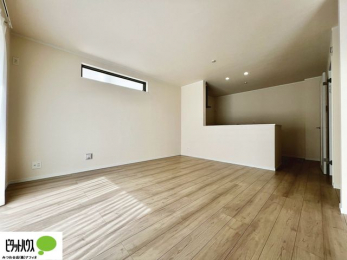 rO@rO͉ƑōLXƉ߂15.8BLb`烊rOʂāAq̗lq΂B