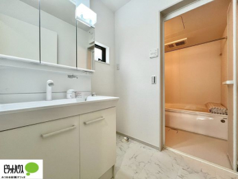 ���ʑ�E���ʏ��@�g���₷���V���v���Ȑ��ʉ��ϑ�B�����̎x�x�͂�������n�܂�܂��B