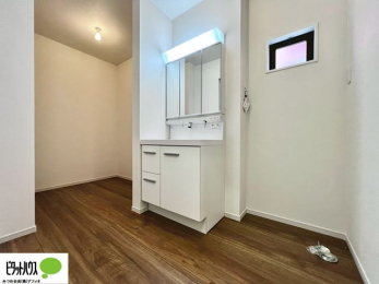 ʑEʏ@{Hʐ^@g₷VvȐʉϑB̎xx͂n܂܂B