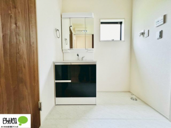 ʑEʏ@{Hʐ^@ĝOʋB24ԊC̊CƑ萴̂ʎłB