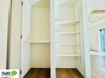 �@�p���g���[�Ƃ��Ďg����L�b�`�����̎��[�ł��B