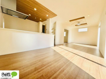 ���r���O�@�l�C�̑ΖʃL�b�`���ŉƑ��݂�Ȃ������ꏏ�B