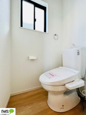 �g�C���@�{�H��ʐ^�@1�E2�K�E�H�V�����b�g�g�C�������B