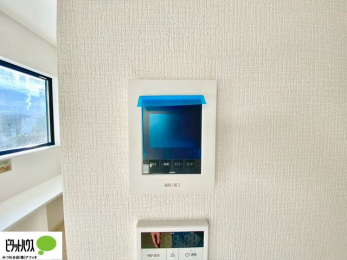 ���̑��@������Ԃ����S��TV���j�^�[�t���C���^�[�z��