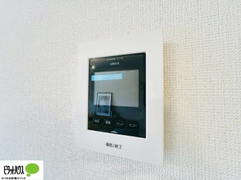 ���̑��@�{�H��ʐ^�@������Ԃ����S��TV���j�^�[�t���C���^�[�z��