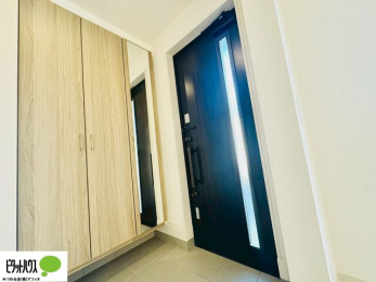 �@�V���[�Y�{�b�N�X�ɂ́A�g�����Ȃ݃`�F�b�N���ł���S�g�~���[�t���I