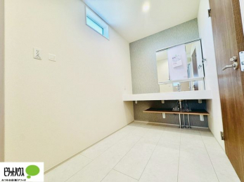 ���ʑ�E���ʏ��@�O�ʋ��̗���A�V���N���ȂǑ������[��������A�L�X�Ƃ������ʉ��ϑ�ł��B