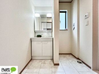 ʑEʏ@g₷VvȐʉϑB̎xx͂n܂܂B