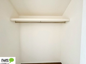 ���[�@���ꂼ��̂������Ɏ��[�X�y�[�X������̂Ńv���C�x�[�g�ȉו����g�߂ɒu�����Ƃ��ł��܂��B