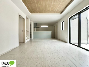 rO@22.5̃rÓAƋ̔zul₷`^łB߂₷Ƒ݂Ȃ̌ȅɁB