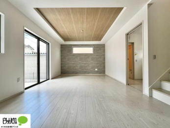 rO@傫ȑ̂郊rO͖邭AʂǂAƑ݂Ȃ̏΂n܂