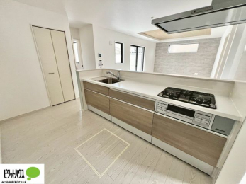 Lb`@VzȂł͂̃sJsJ̃Lb`͖̂yĂ܂ˁB