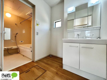 ʑEʏ@g₷VvȐʉϑB̎xx͂n܂܂B