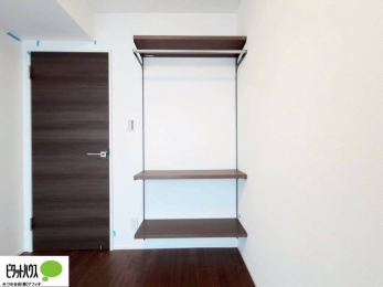 ���[�@���ꂼ��̂������Ɏ��[�X�y�[�X������̂Ńv���C�x�[�g�ȉו����g�߂ɒu�����Ƃ��ł��܂��B