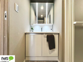 ʑEʏ@g₷VvȐʉϑB̎xx͂n܂܂B