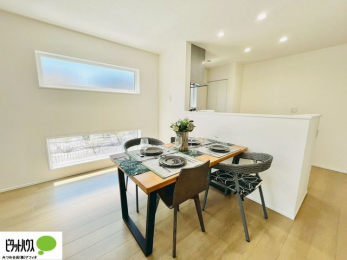 ���r���O�@�l�C�̑ΖʃL�b�`���ŉƑ��݂�Ȃ������ꏏ�B