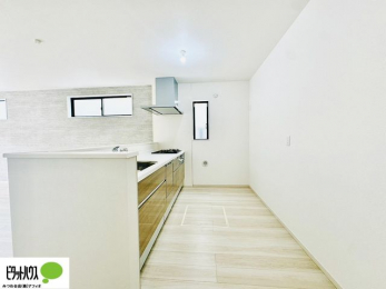 �L�b�`���@�{�H��ʐ^�@�V�z�Ȃ�ł͂̃s�J�s�J�̃L�b�`���͖����̂��������y�������Ă���܂��ˁB